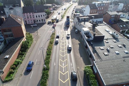 Blick stadteinwärts zur Kreuzung Süchtelner Str. – Rahser Str. Stand 20.07.2021