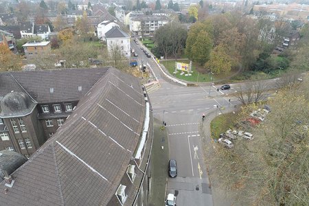 Bahnhofstr. mit Fahrtrichtung über Freiheitsstr. zur Innenstadt hin - Stand: 16.11.2021